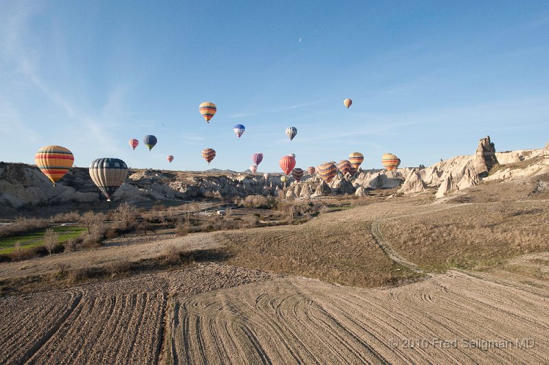 20100405_072012 D3.jpg - Ballooning in Cappadocia